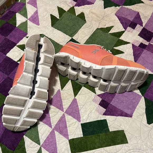 On Cloud 5 Shoes Size 10 - Picture 4 of 6